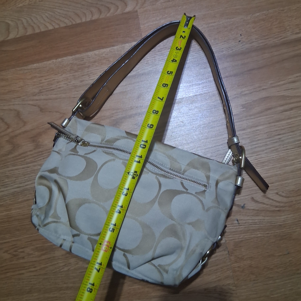 Coach Beige Signature Canvas Shoulder Bag with Gold Hardware - Picture 4 of 9